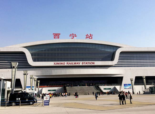 江源西宁高铁站